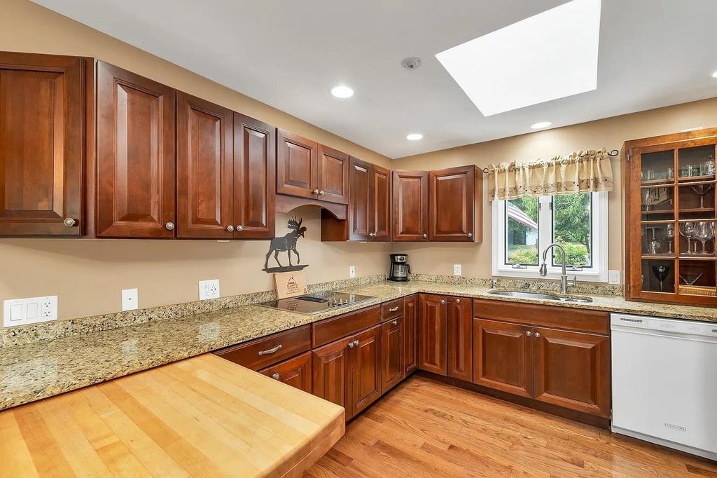 Photo of 139 Long Bay Drive, Laconia, NH 03246 (MLS # 5105422)