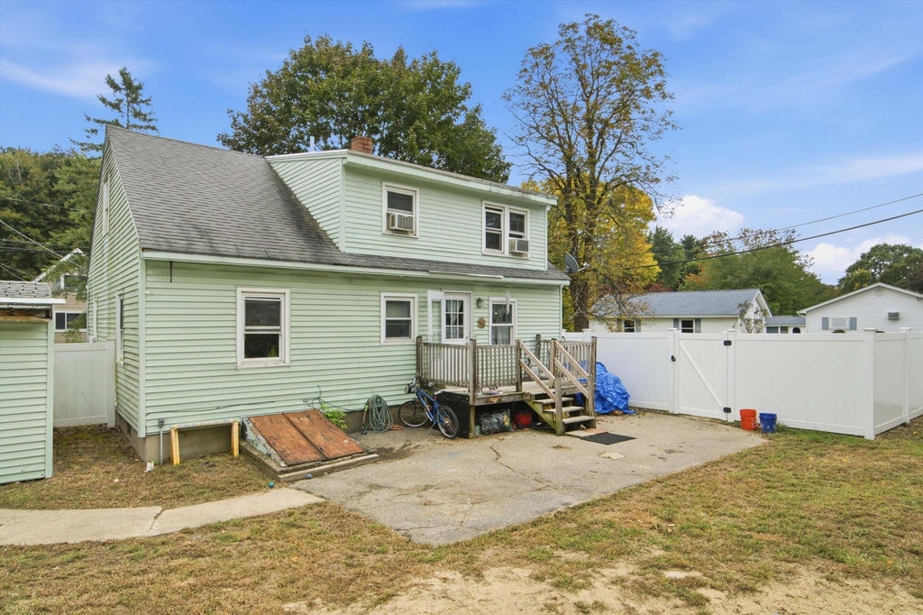 Photo of 88 Dunbar Street, Manchester, NH 03103 (MLS # 5113988)