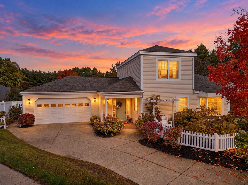 Photo of 5 Hammersmith Way, Bedford, NH 03110 (MLS # 5114960)