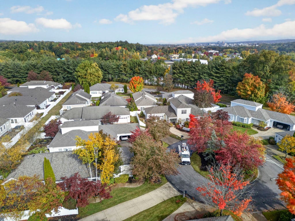 Photo of 5 Hammersmith Way, Bedford, NH 03110 (MLS # 5114960)