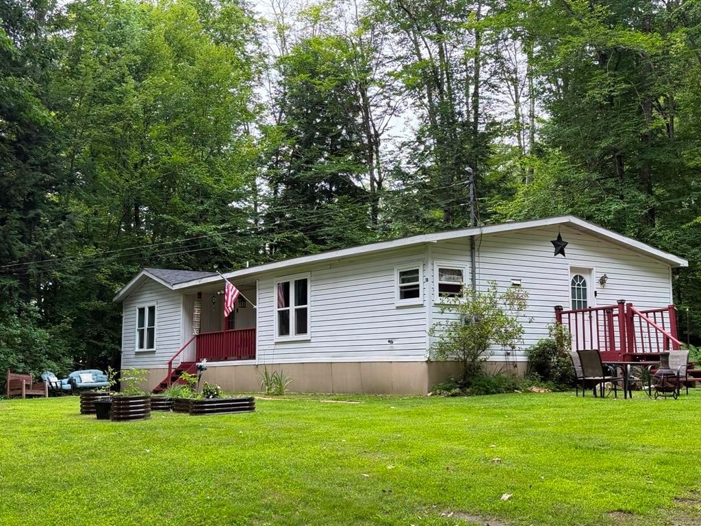 Photo of 18 Algonquin Road, Enfield, NH 03748 (MLS # 5101065)