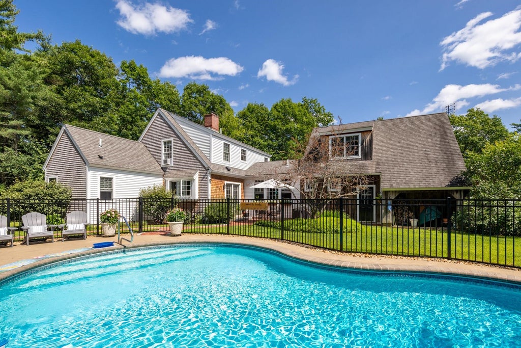 Photo of 1539 PROVINCE Road, Strafford, NH 03884 (MLS # 5104999)