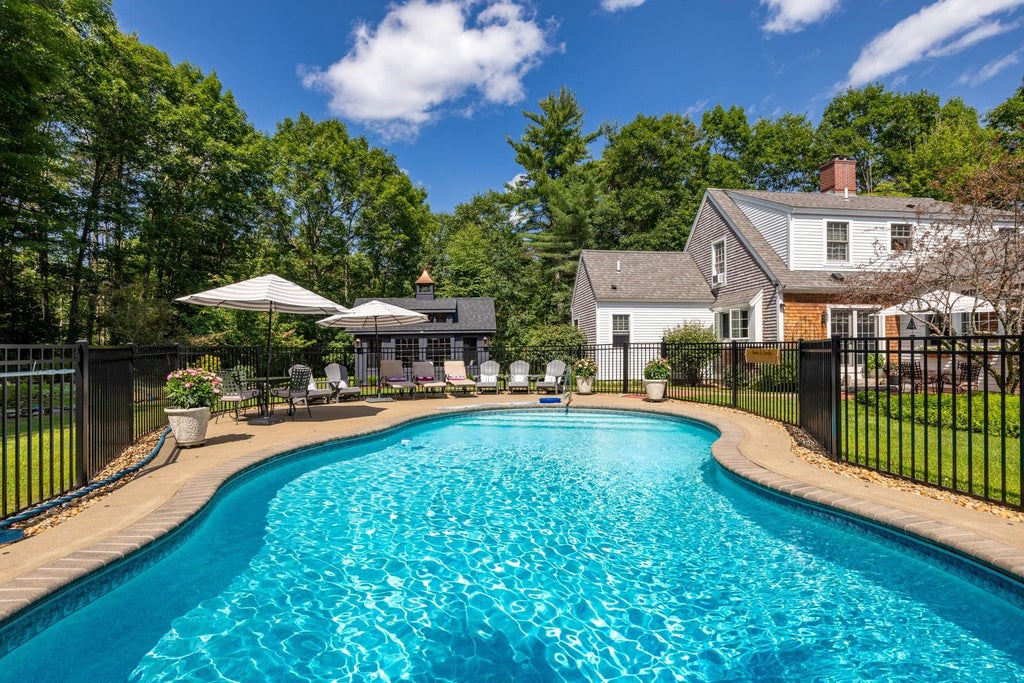 Photo of 1539 PROVINCE Road, Strafford, NH 03884 (MLS # 5104999)