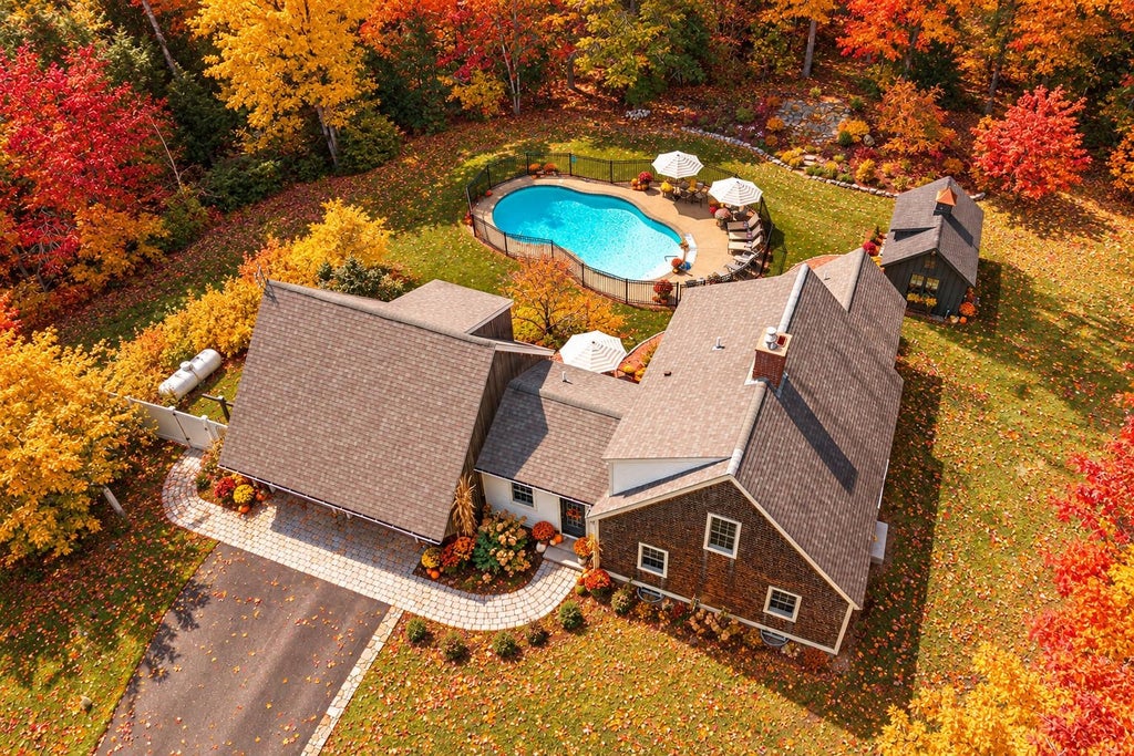 Photo of 1539 PROVINCE Road, Strafford, NH 03884 (MLS # 5104999)