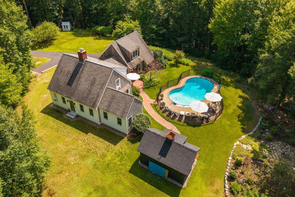Photo of 1539 PROVINCE Road, Strafford, NH 03884 (MLS # 5104999)