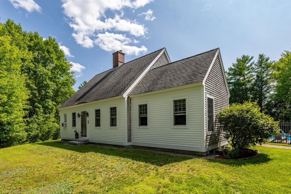 Photo of 1539 PROVINCE Road, Strafford, NH 03884 (MLS # 5104999)