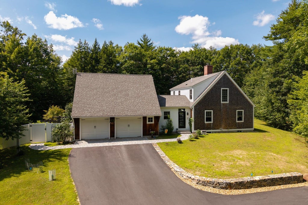 Photo of 1539 PROVINCE Road, Strafford, NH 03884 (MLS # 5104999)