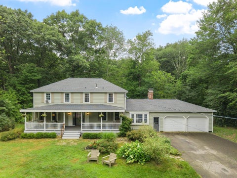 Photo of 12 King Henry Drive, Londonderry, NH 03053 (MLS # 5105407)