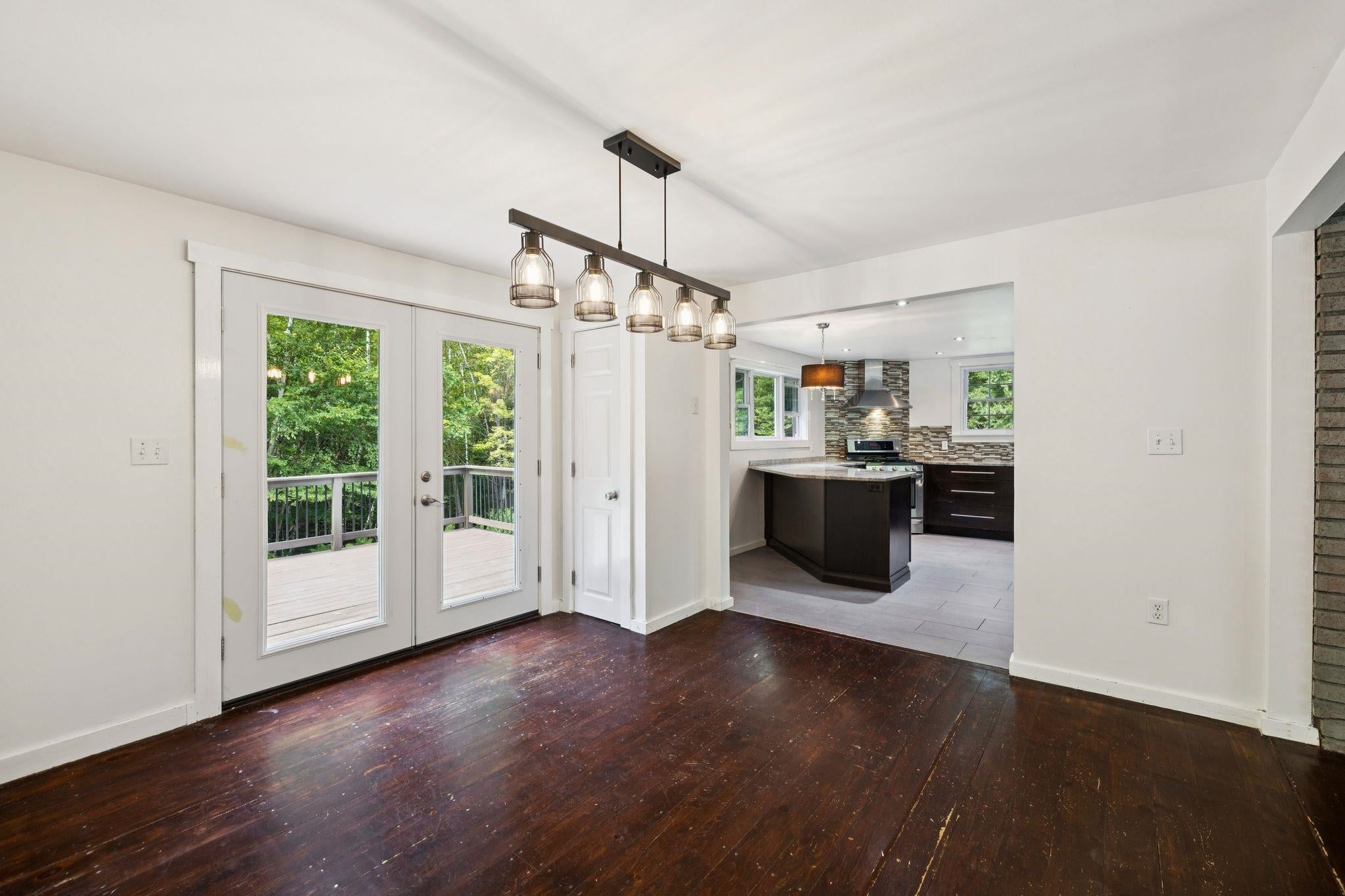 12 Algonquin Road