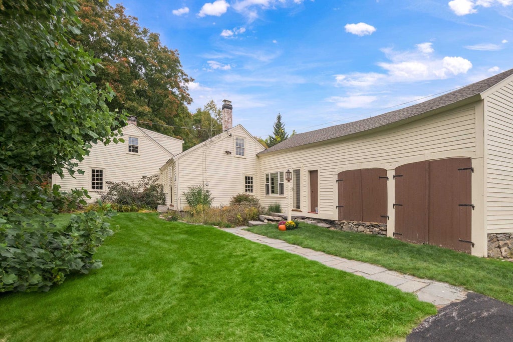 Photo of 376 Ridge Road, Northwood, NH 03261 (MLS # 5113298)