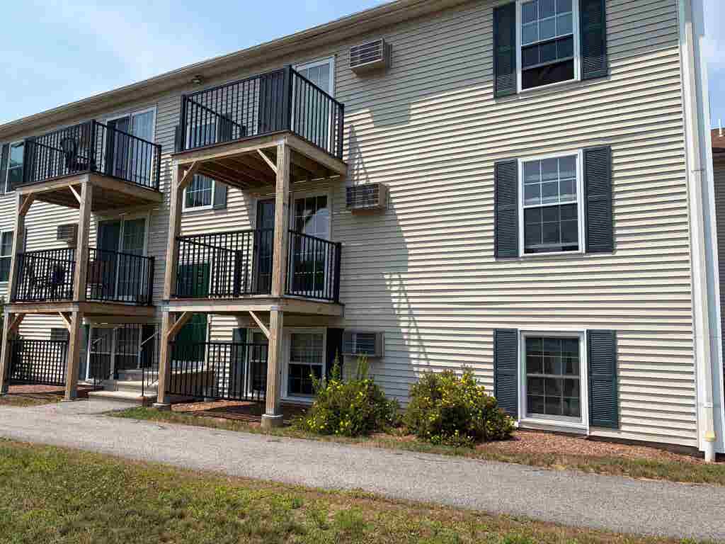 Photo of 807 White Cedar Boulevard, Portsmouth, NH 03801 (MLS # 5102169)