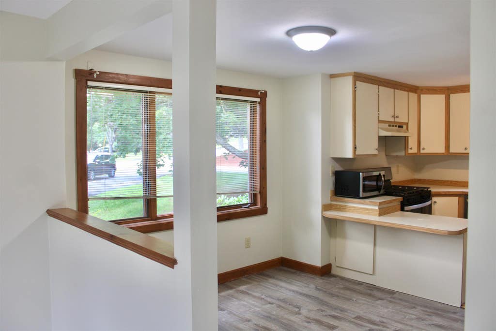 Photo of 5 Cornwall Lane, Nashua, NH 03063 (MLS # 5104227)