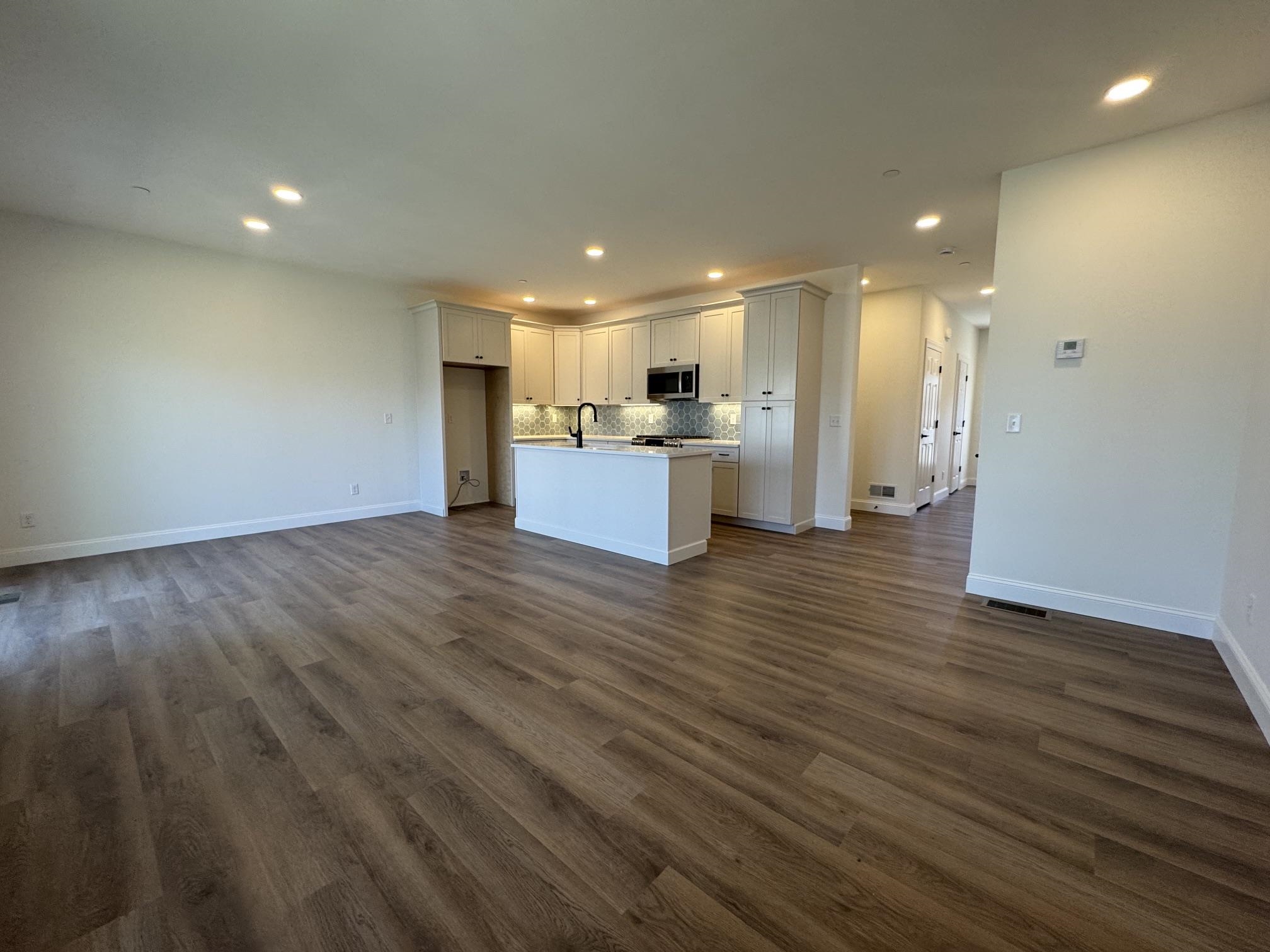 8A Dearborn Circle