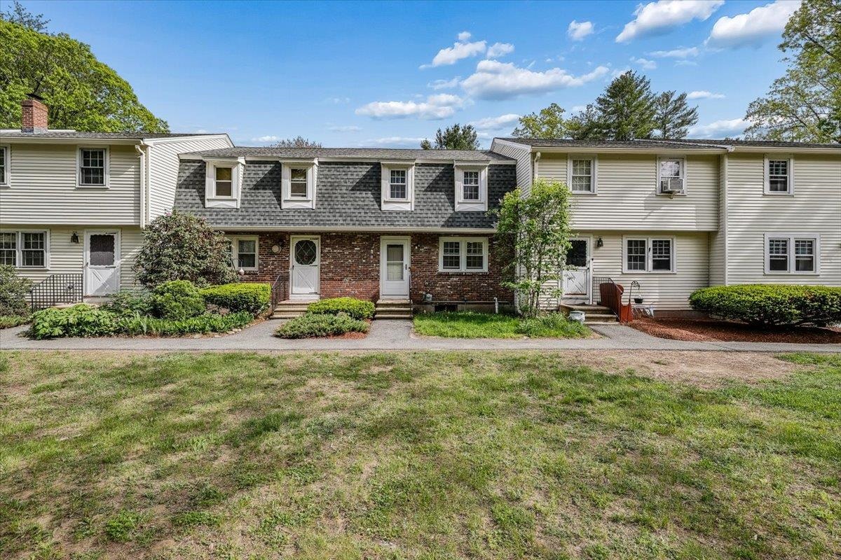 20 Olde Country Village Unit 20