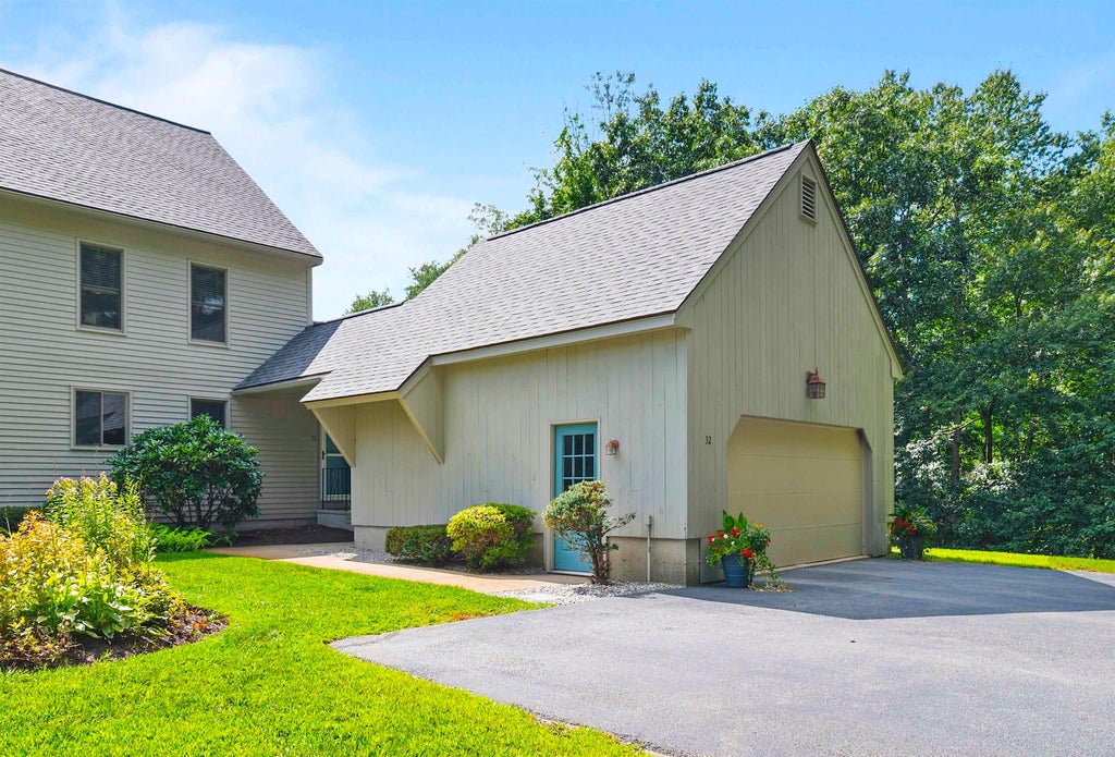 Photo of 14 Veterans Road #32, Amherst, NH 03031 (MLS # 5111642)