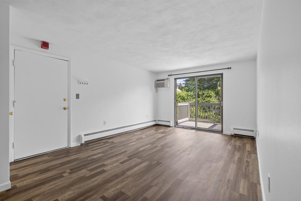 Photo of 35 Andrew Street #30, Manchester, NH 03104 (MLS # 5095242)