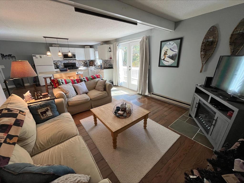 Photo of 24 Ledgewood Road #10, Conway, NH 03860 (MLS # 5104905)
