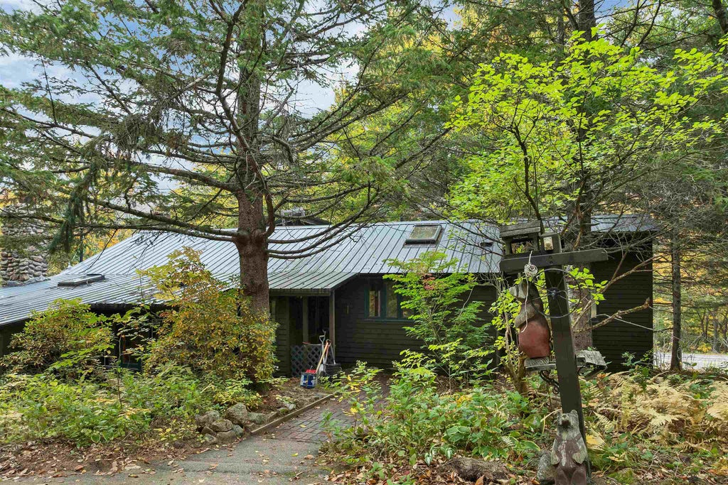 Photo of 1071 US-302, Harts Location, NH 03812 (MLS # 5113604)