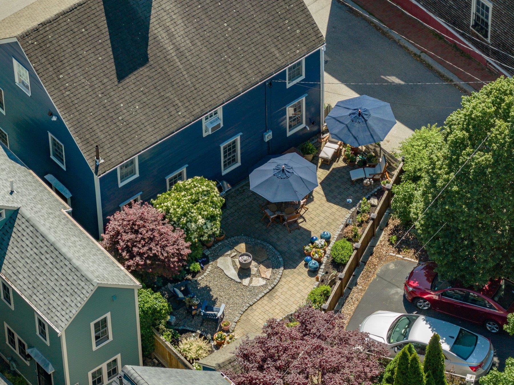 395 Pleasant Street
