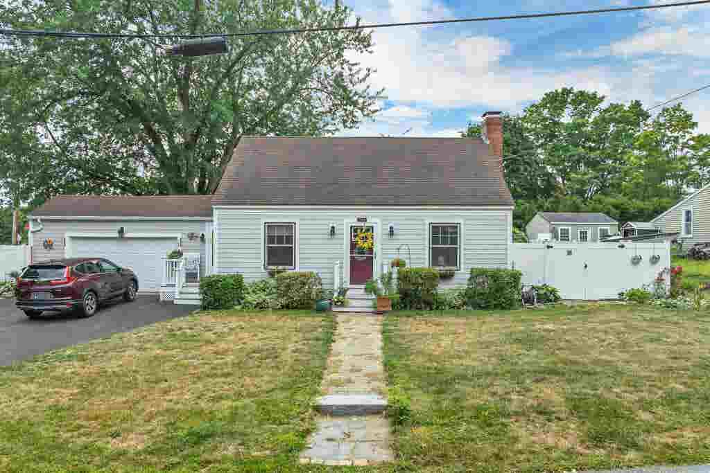Photo of 2 Belmont Circle, Hampton, NH 03842 (MLS # 5102473)
