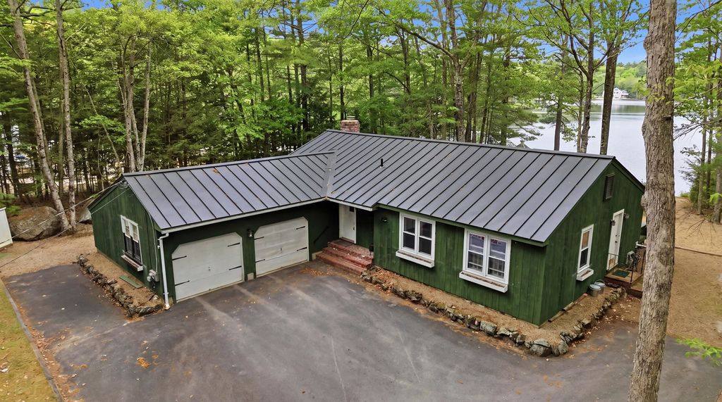 Photo of 4 Clark Island Road, Amherst, NH 03031 (MLS # 5090042)