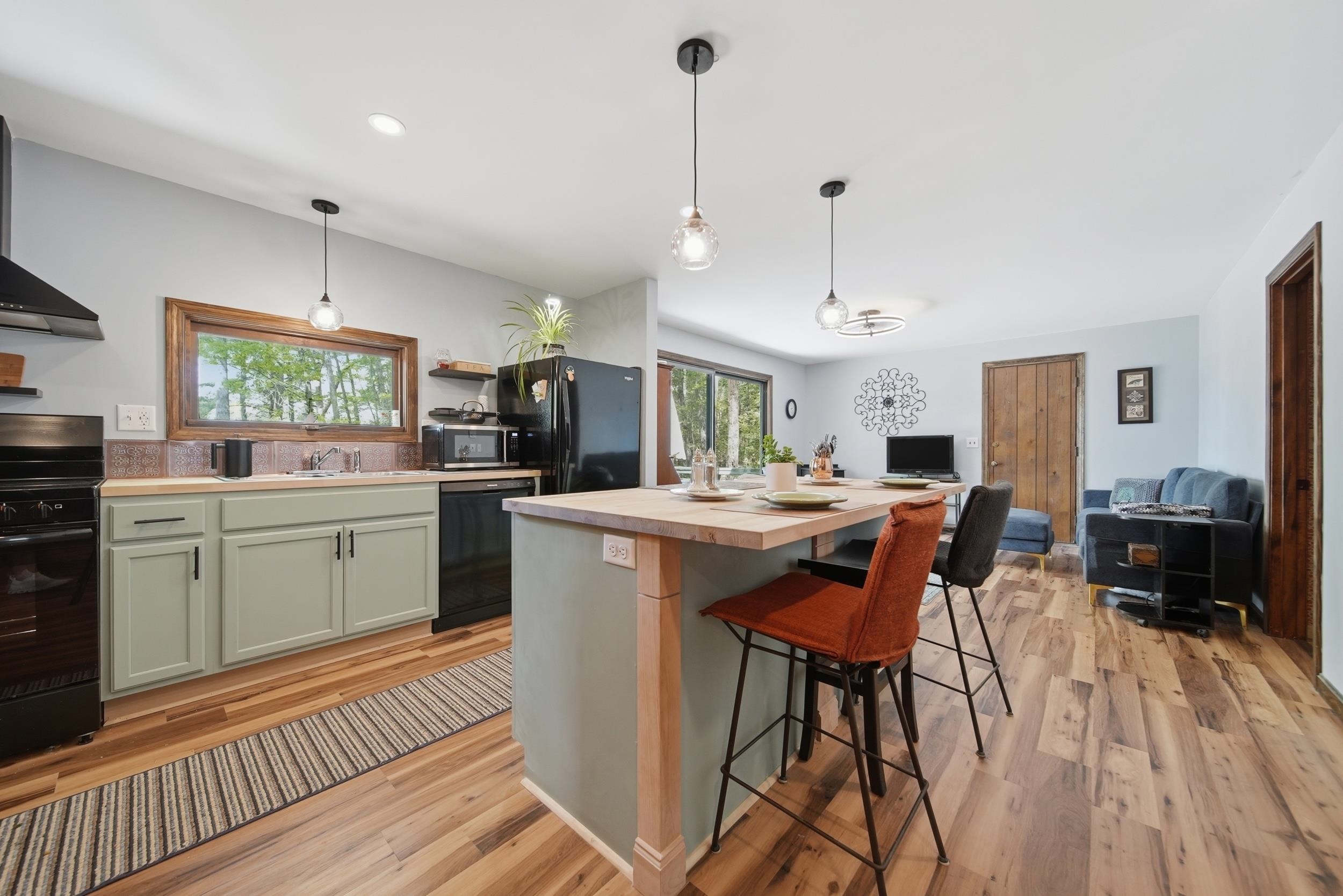 4 Clark Island Road