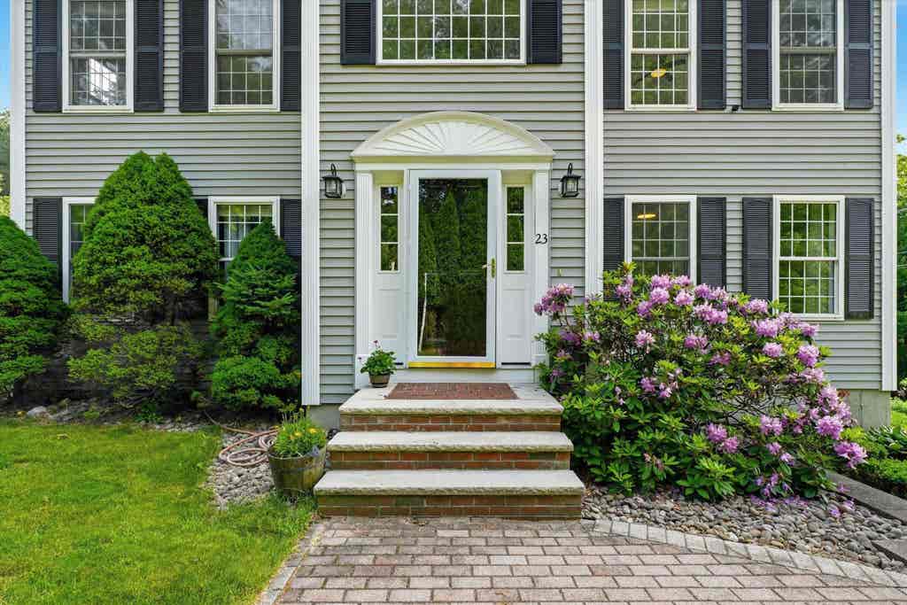 Photo of 23 Peaslee Crossing Road, Newton, NH 03858 (MLS # 5096432)