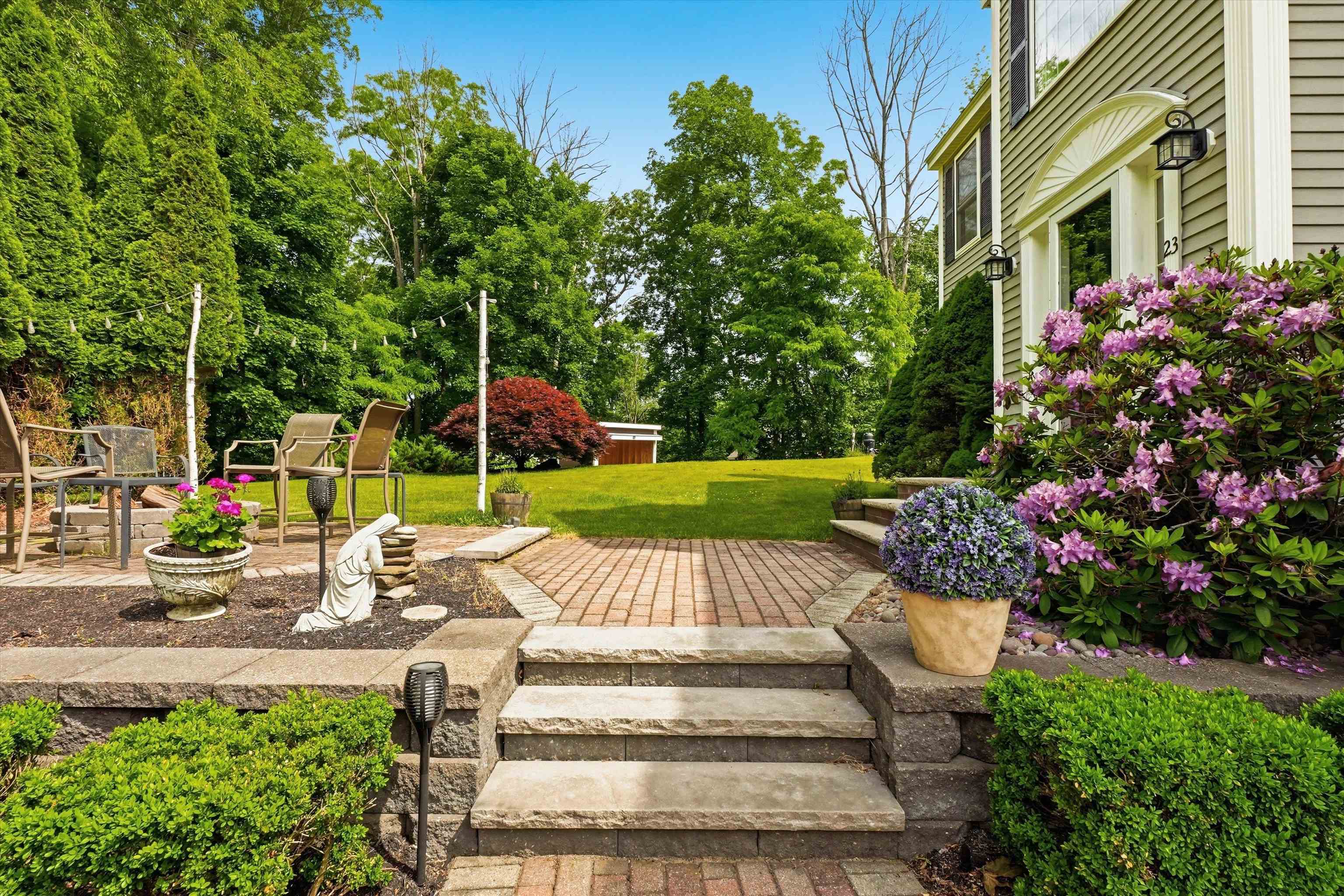 23 Peaslee Crossing Road
