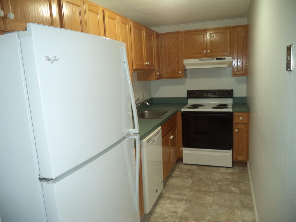 Photo of 3 Pembroke Drive #5, Derry, NH 03038 (MLS # 5114344)
