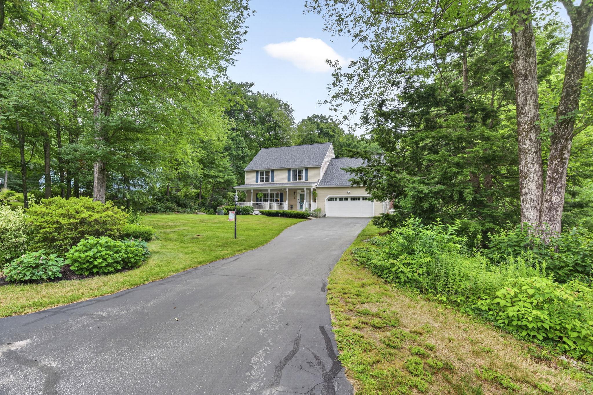 8 King Henry Drive