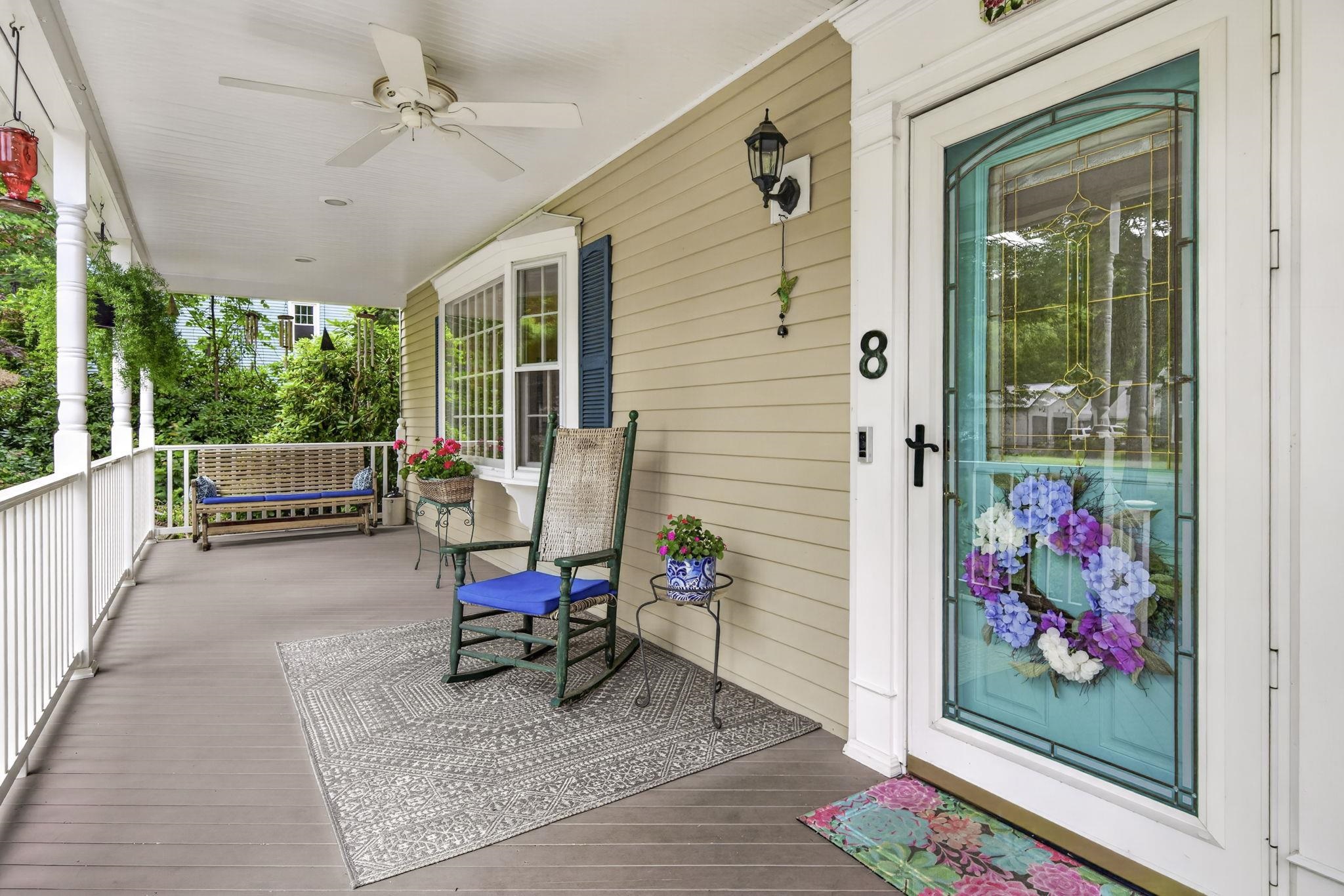 8 King Henry Drive