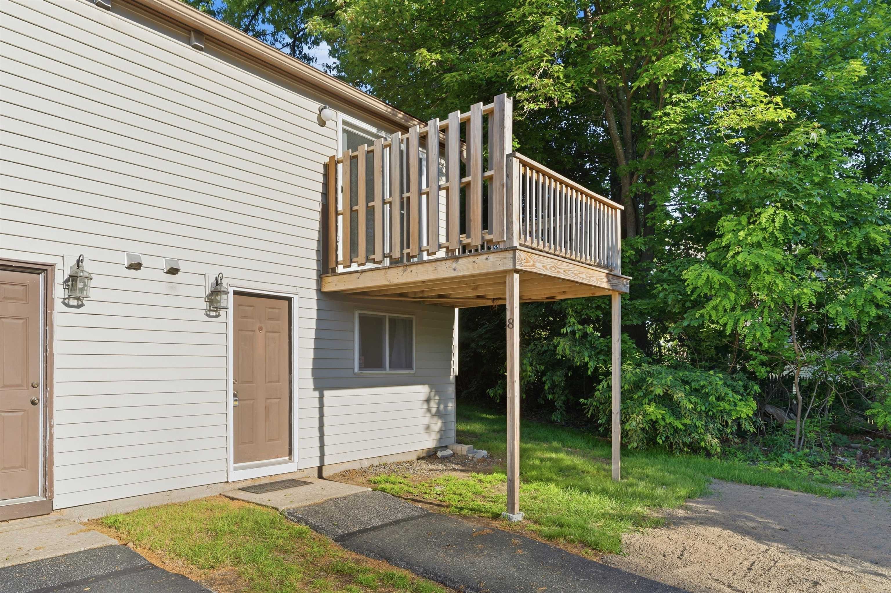 897 Mammoth Road 8