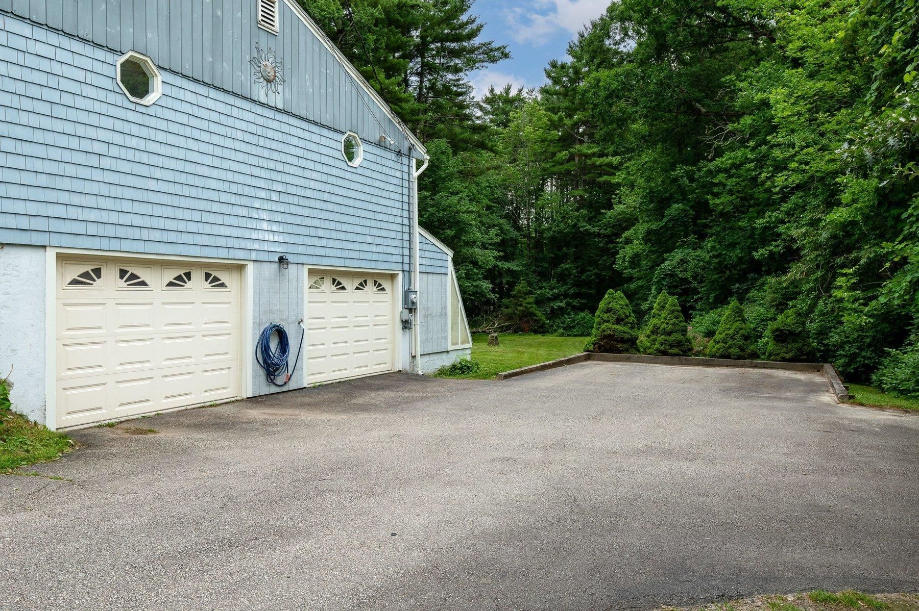 23 Island Pond Road