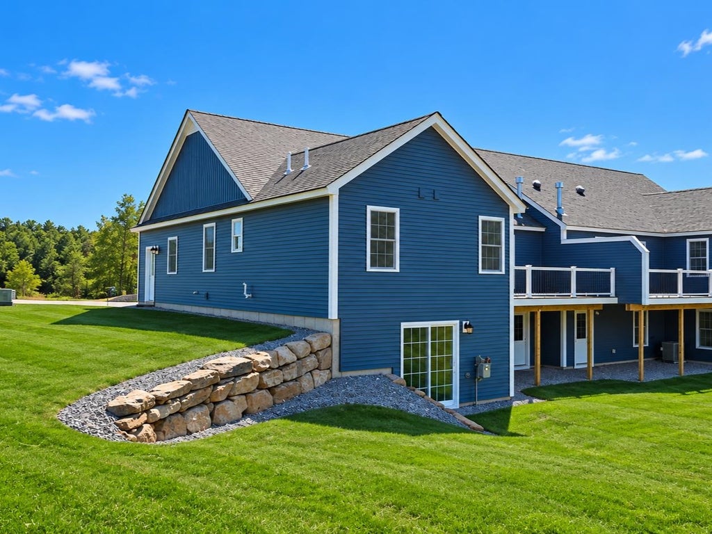 Photo of 26 Shayna's Way #26, Fremont, NH 03044 (MLS # 5113336)