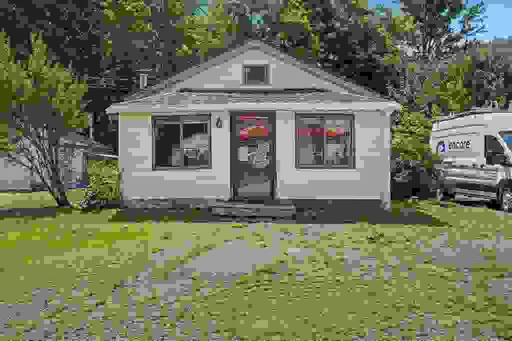 Photo of 51 High Street, Epping, NH 03042 (MLS # 5105347)