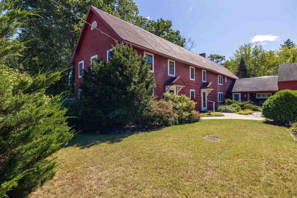 Photo of 337 Main Street, Fremont, NH 03044 (MLS # 5110217)