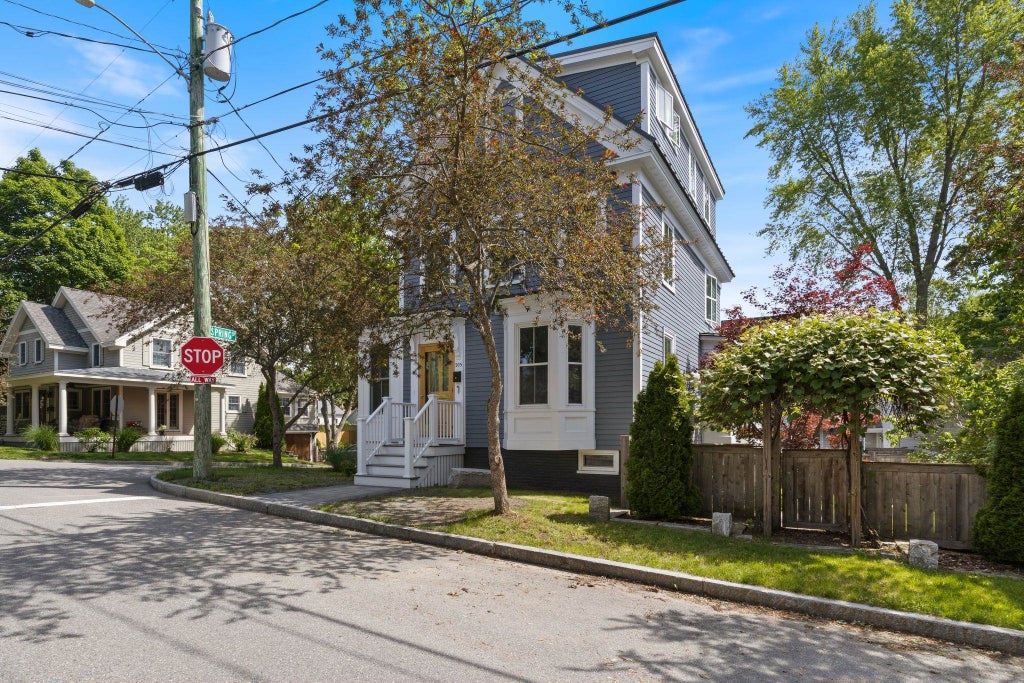 Photo of 205 Broad Street, Portsmouth, NH 03801 (MLS # 5093133)