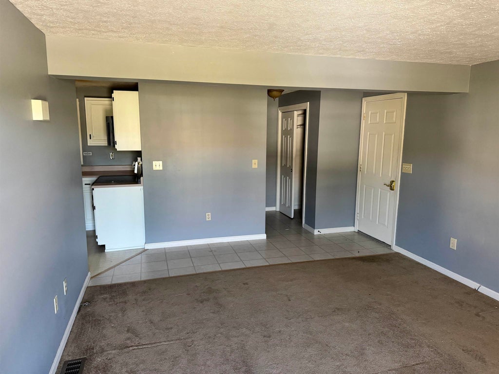 Photo of 163 Wedgewood Lane, Manchester, NH 03109 (MLS # 5093965)
