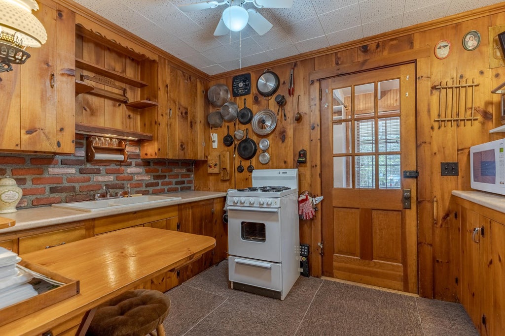 Photo of 22 Pine Street, Nottingham, NH 03290 (MLS # 5087580)