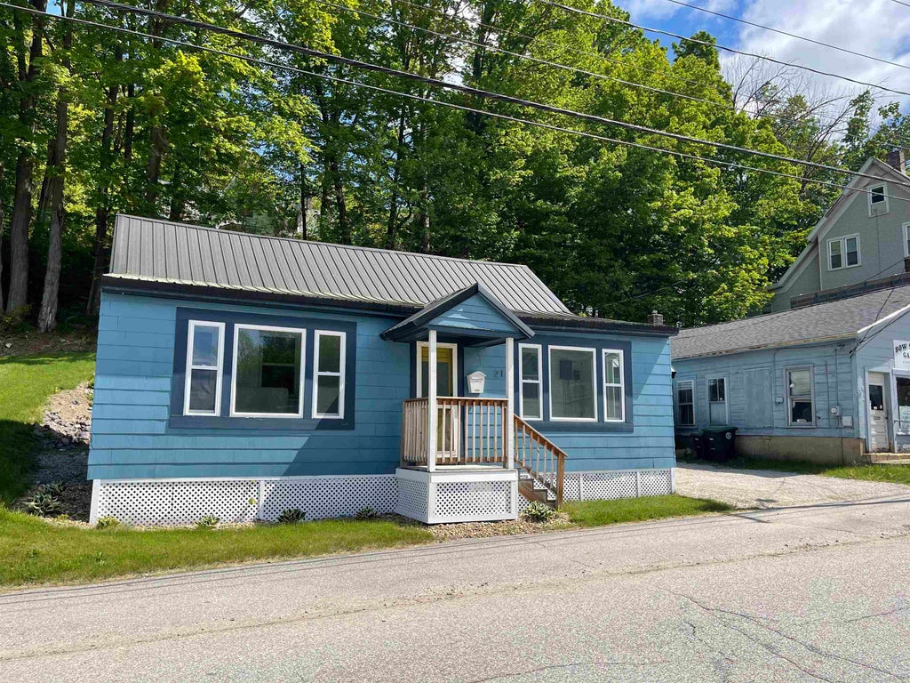 Photo of 21 East Bow Street, Franklin, NH 03235 (MLS # 5103286)
