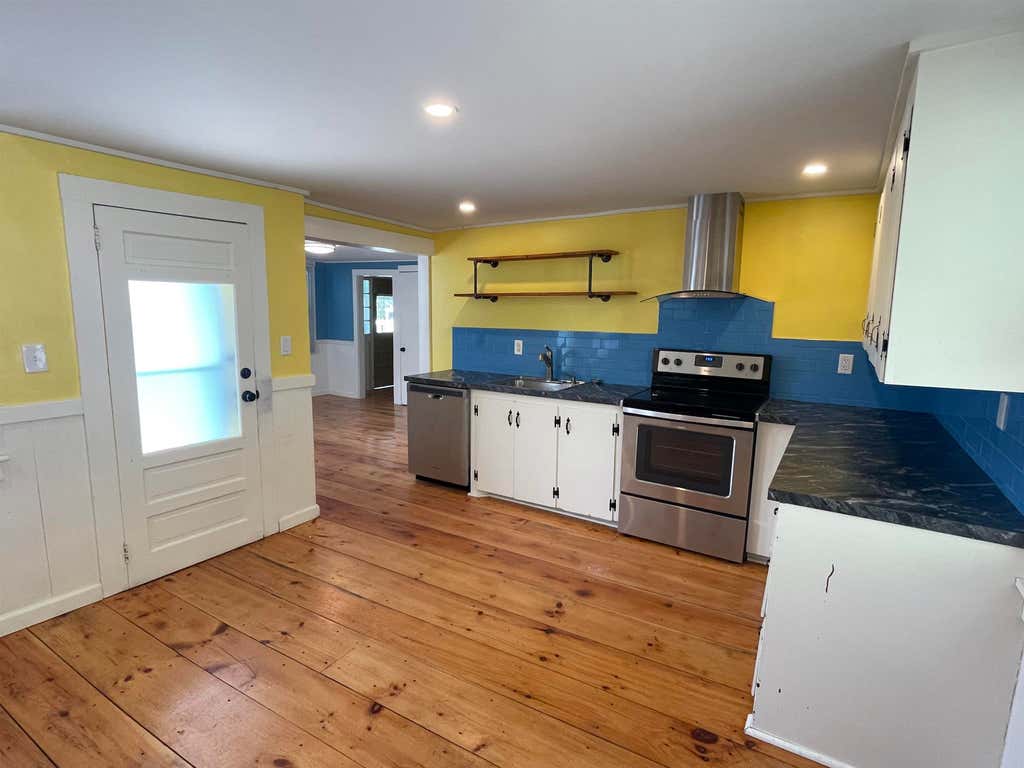 Photo of 21 East Bow Street, Franklin, NH 03235 (MLS # 5103286)