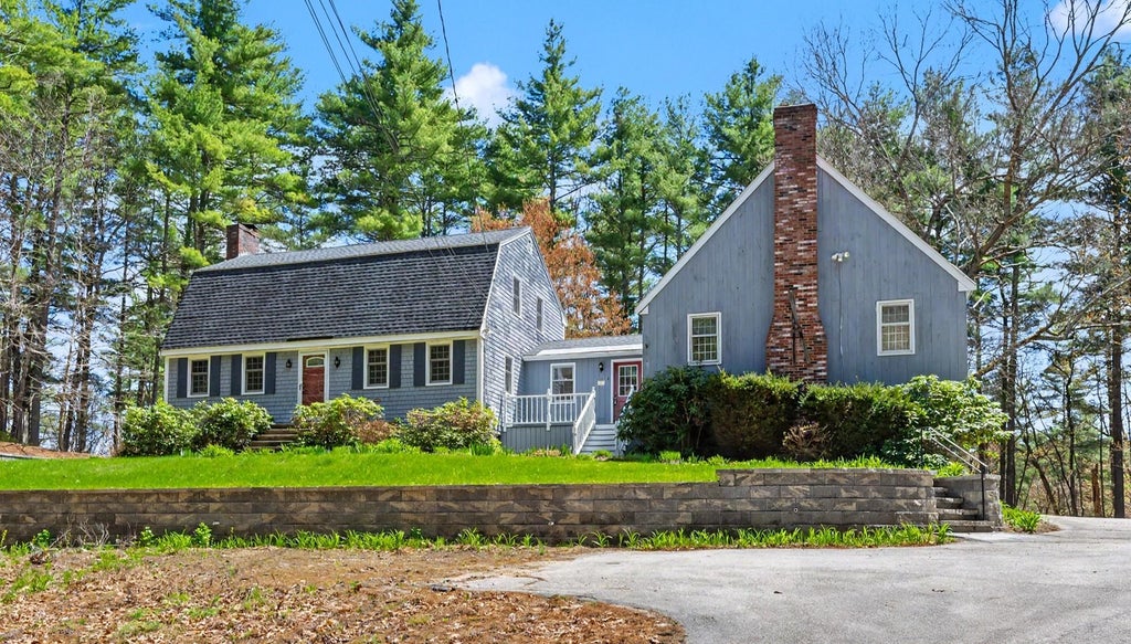 Photo of 10 Fox Den Road, Hollis, NH 03049 (MLS # 5087531)