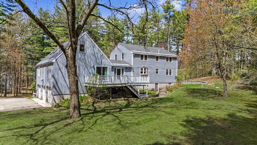 Photo of 10 Fox Den Road, Hollis, NH 03049 (MLS # 5087531)