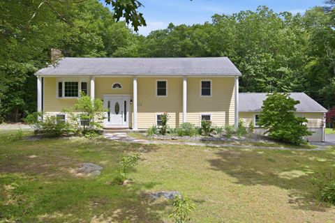 Photo of 3 Ridgewood Drive, Kingston, NH 03848 (MLS # 5097635)