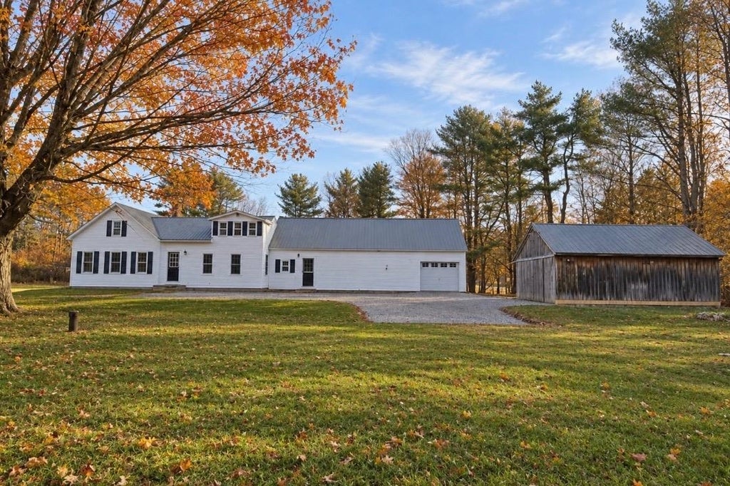 Photo of 74 Swiggey Brook Road, Chichester, NH 03258 (MLS # 5109304)