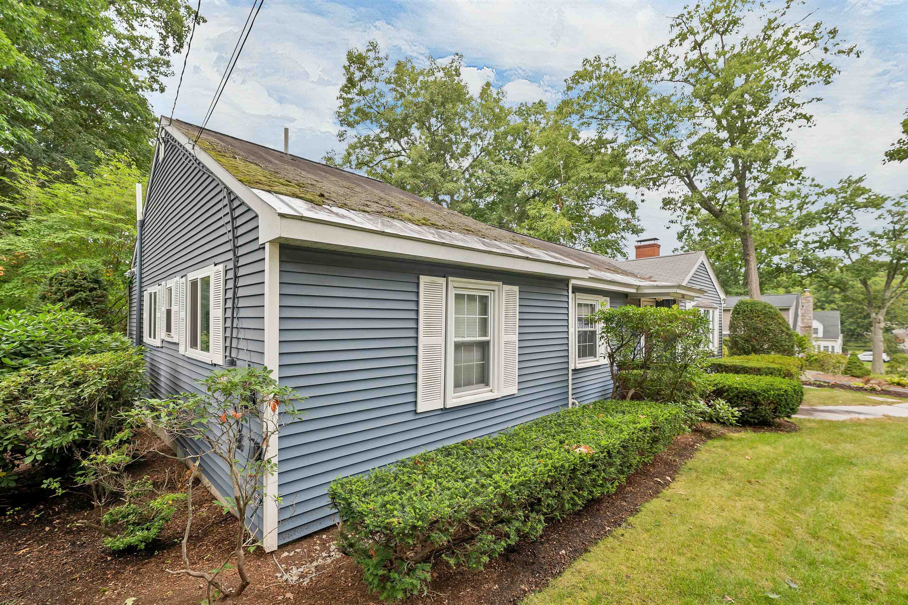 284 Hawthorne Street