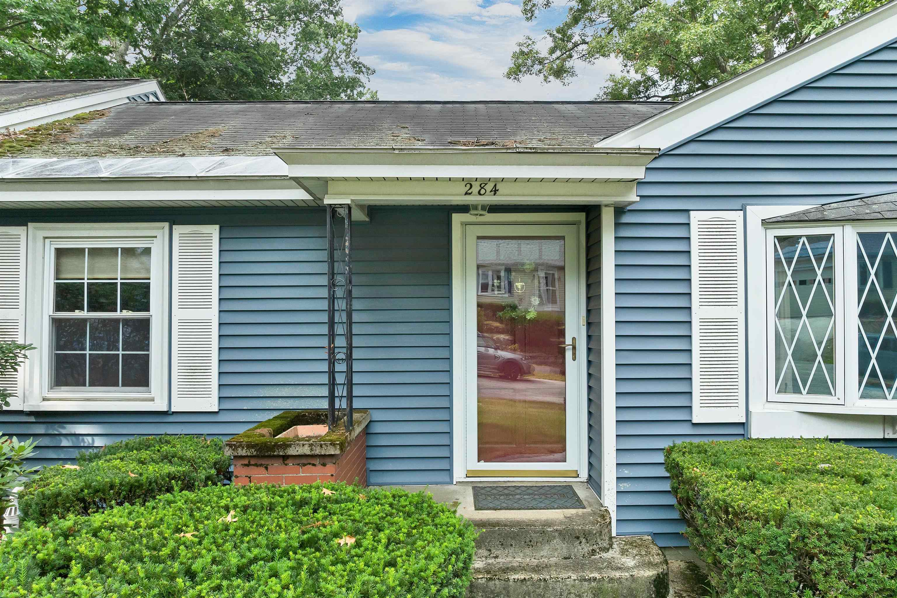 284 Hawthorne Street