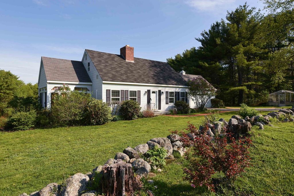 Photo of 5 Carol Lane, Meredith, NH 03253 (MLS # 5090763)