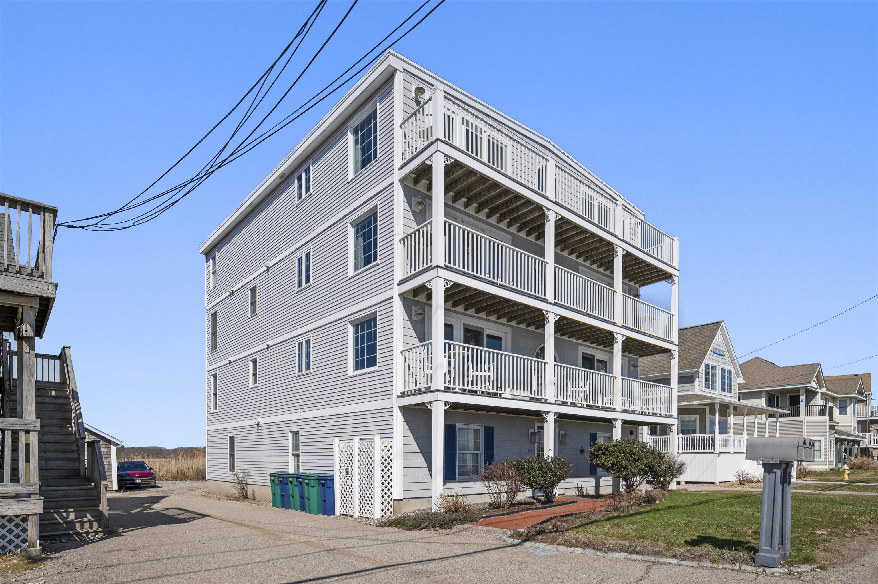 605 Ocean Boulevard 1
