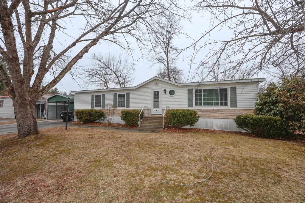 Photo of 4 Briarwood Drive, Merrimack, NH 03054 (MLS # 5081003)